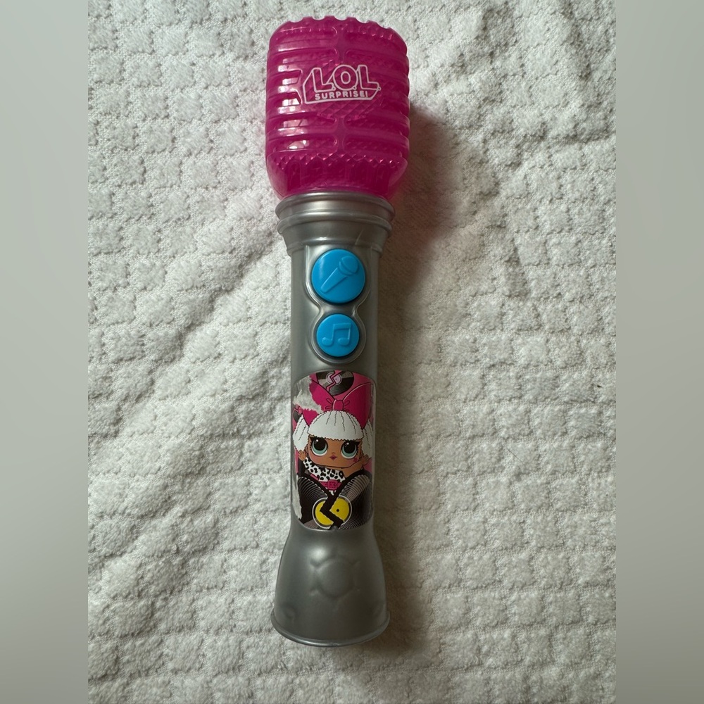 Lol Surprise Remix Toy Microphone - Picture 3 of 8